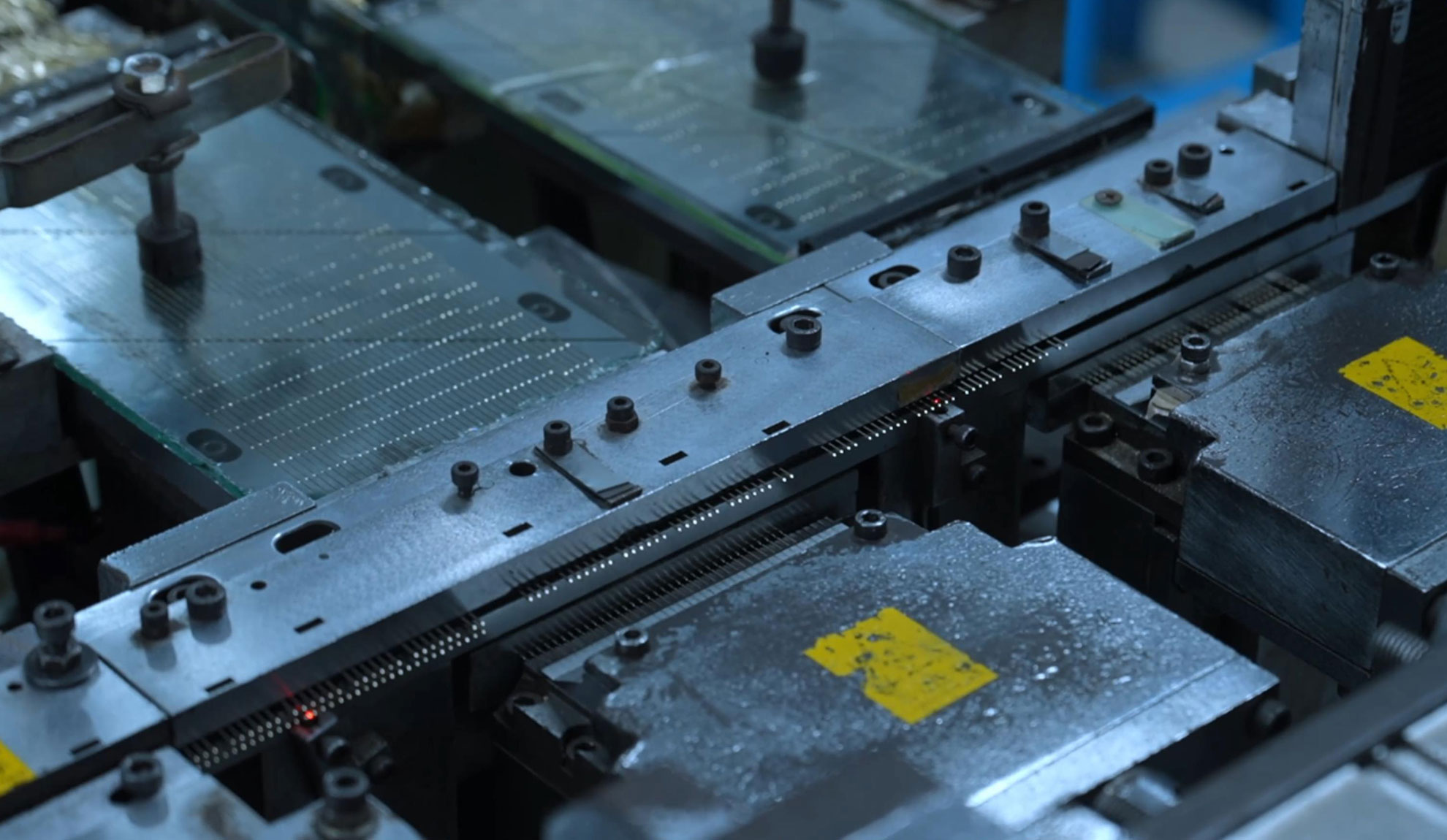 赋能产能跃迁，适配定制需求——排针自动化设备与排针排母连接器的核心价值